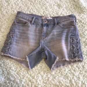 Abercrombie kids, denim shorts, midi shorts.